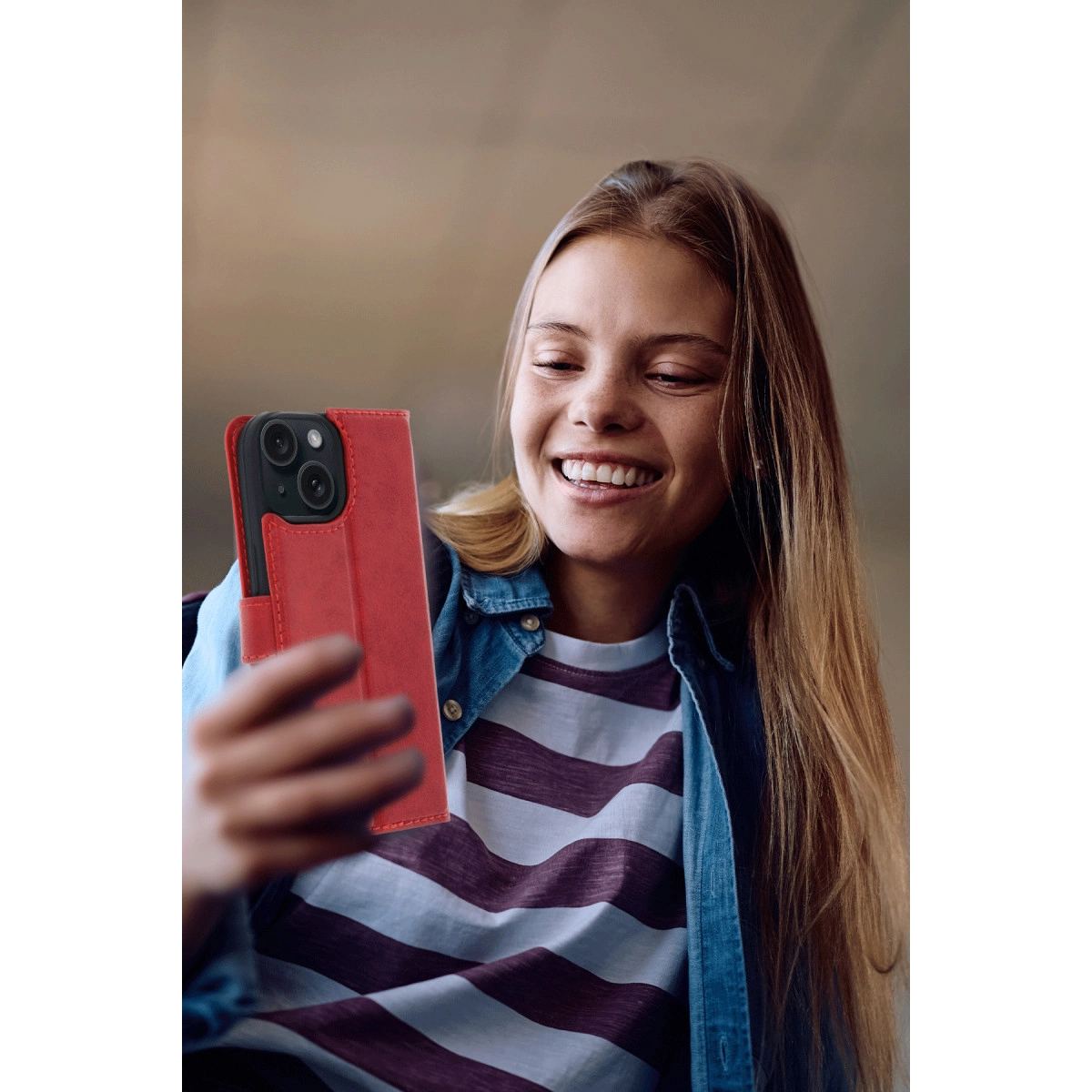 mdn-ark45596_apple-iphone-15-trend-s-plus-kapakli-kilif-kirmizi-3-29905169-sw1200sh1200-1gsw4ubx.jpg Apple İphone 15 Trend S Plus Kapaklı Kılıf - Kırmızı